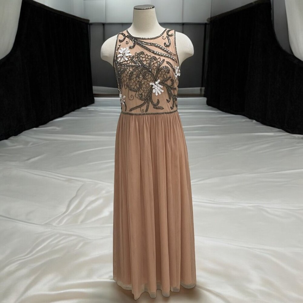 Gianni Bini Embellished Mesh Gown 10 Elegant Evening Beaded Floral HOCO Formal